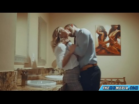 ❤️ Том биетэй шаргал үст таныг нийтийн бие засах газар уруу татах үед ❤️❌ Секс видео манайд mn.3dhentaix.ru ❌